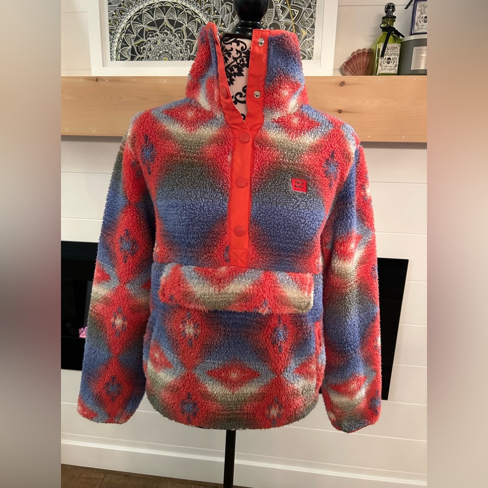 Polar Billabong in mint condition. Warm and confortable. Worn twice.
